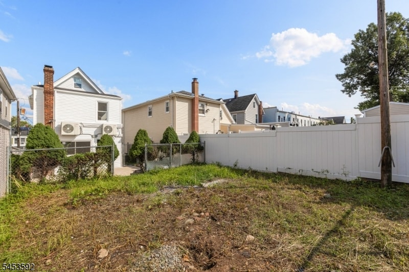 345 Forest St image 34