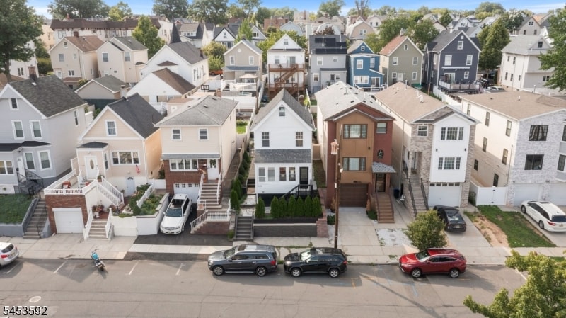 345 Forest St image 37
